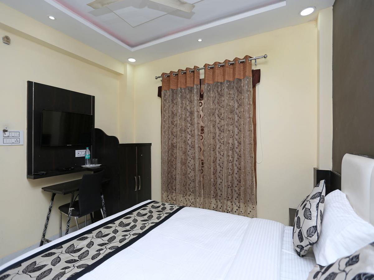 Oyo 10589 Laxmi Guest House Gwalior Exterior foto