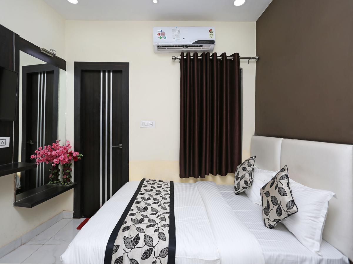 Oyo 10589 Laxmi Guest House Gwalior Exterior foto