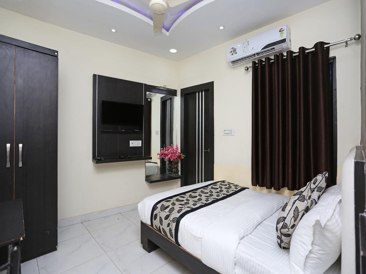 Oyo 10589 Laxmi Guest House Gwalior Exterior foto